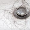 若ハゲ男性の抜け毛を減らす５つのおすすめ対策法！５分でできる育毛活動！